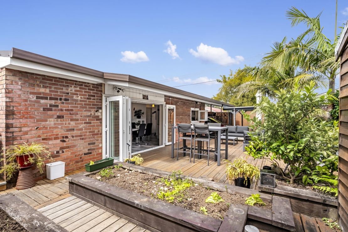 Ilikethat - Freestanding Brick & Tile - Superbly Located!  - Auckland City, Auckland 