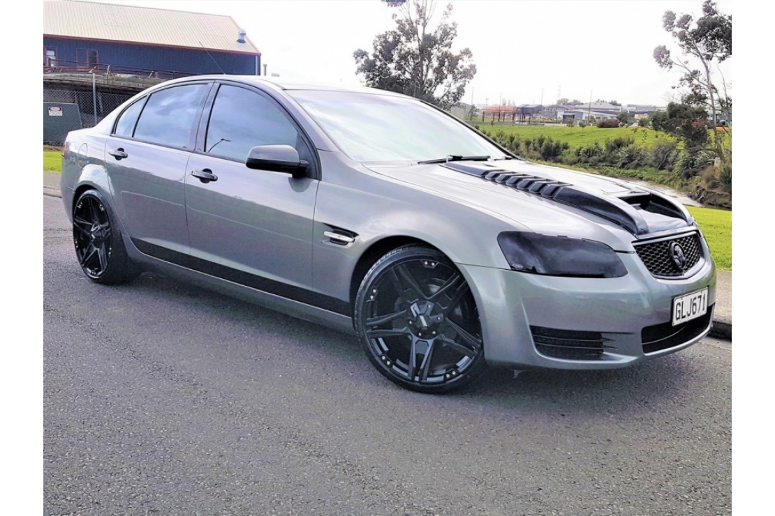 Ilikethat - Holden, Commodore LOWERED ON 20'S, 2012 - Auckland City, Auckland
