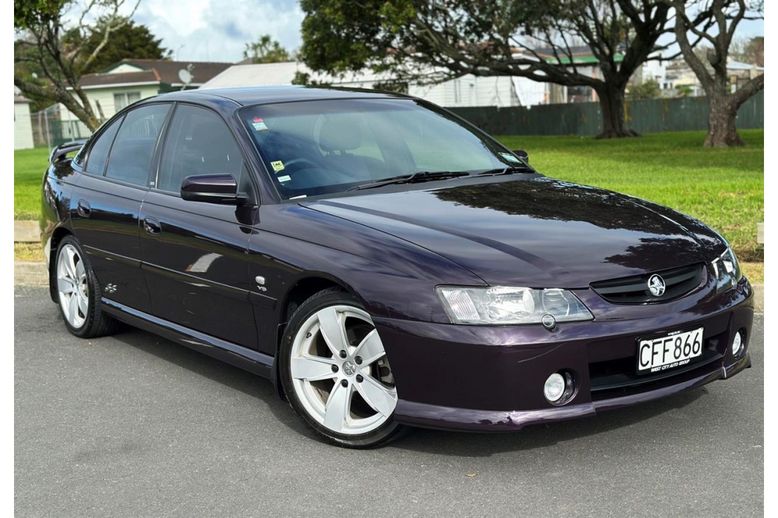 Ilikethat - Holden, Commodore SS MANUAL 1 OWNER AS NEW, 2004 - Auckland City, Auckland