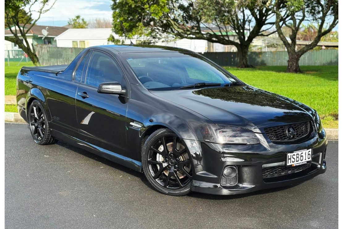 Ilikethat - Holden, Commodore SS-V Redline V8 Blackout !!, 2011 - Auckland City, Auckland