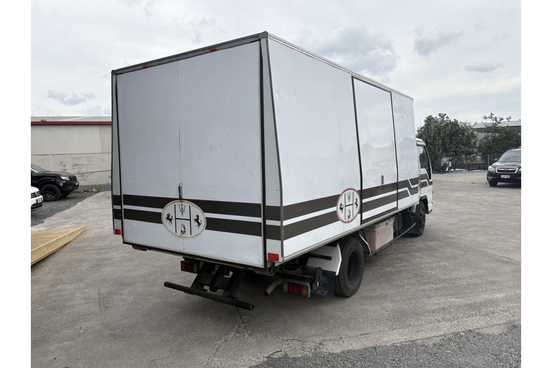 Ilikethat - Isuzu, Elf NPR70P VEHICLE TRANSPORTER, 1997  - Auckland City, Auckland 
