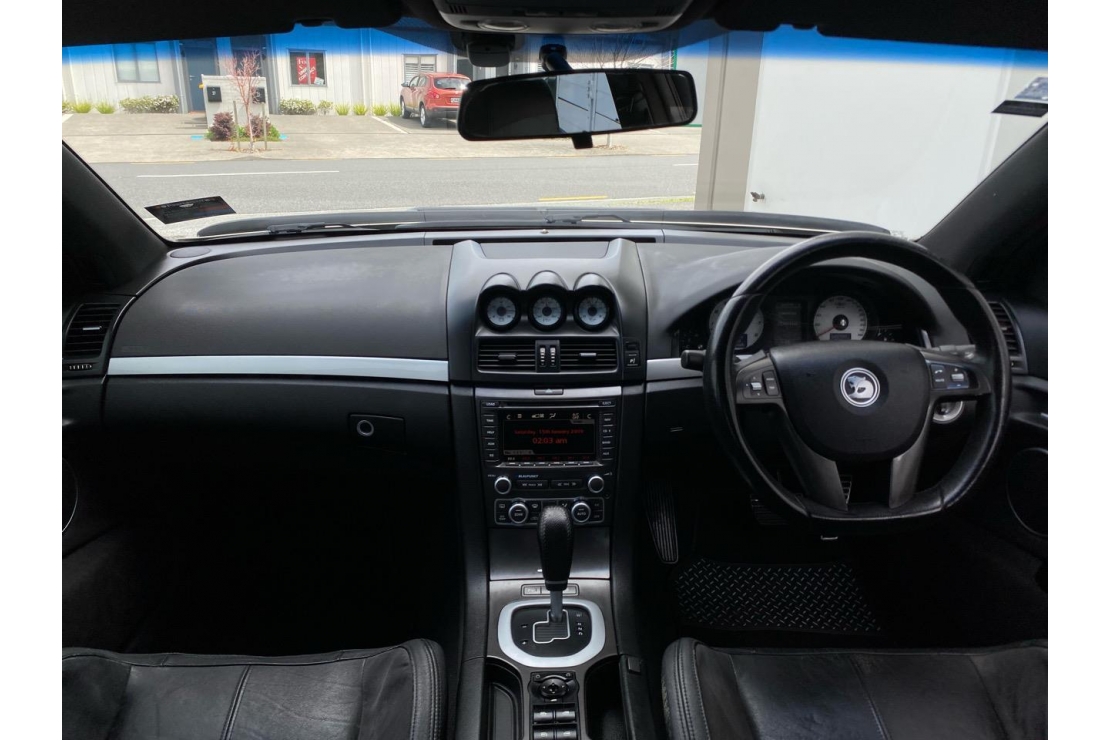 Ilikethat - Holden, Commodore HSV Senator Signature, 2007  - Auckland City, Auckland 