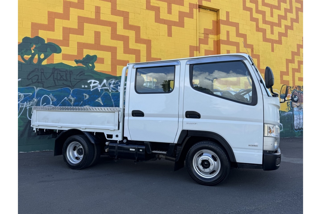 Ilikethat - Mitsubishi, Canter DOUBLE CAB FLAT DECK, 2015  - Auckland City, Auckland 