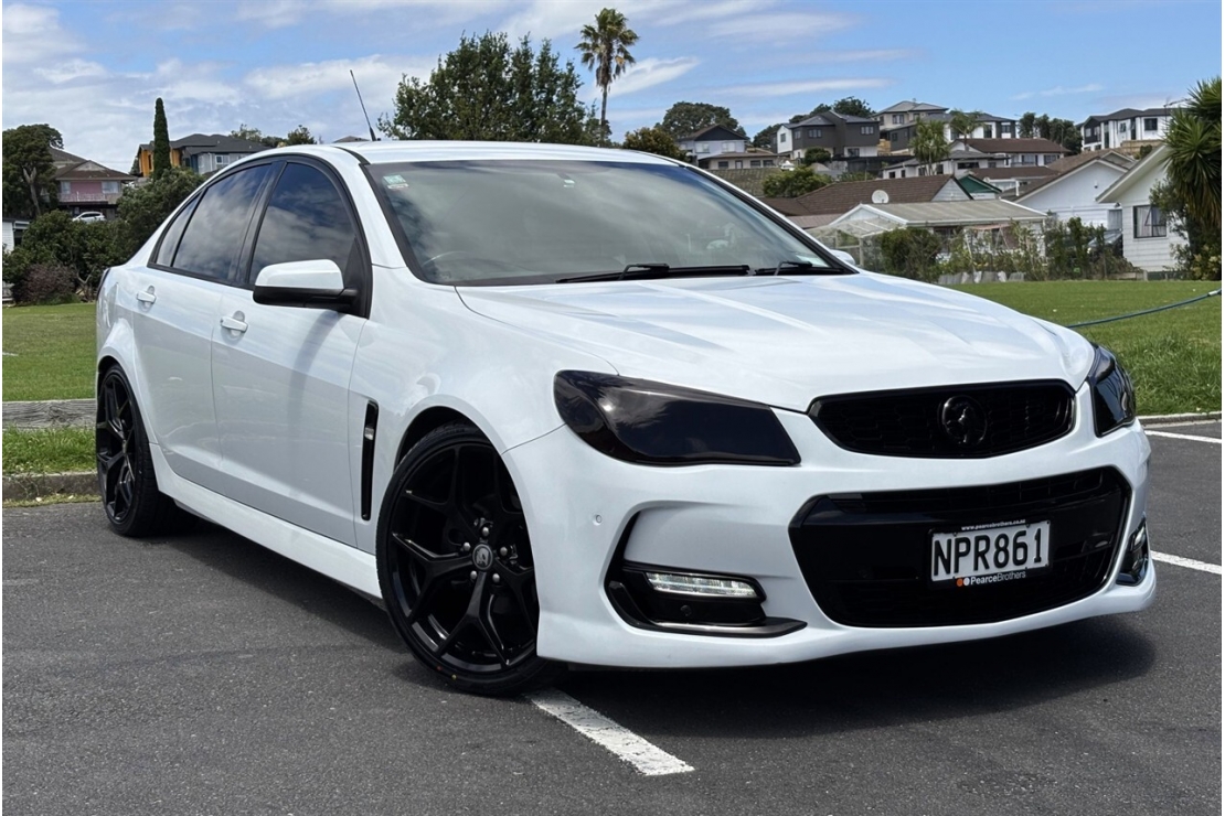 Ilikethat - Holden, Commodore SV6 VF2 ,LOWERED ON 20&qu..., 2017  - Auckland City, Auckland 
