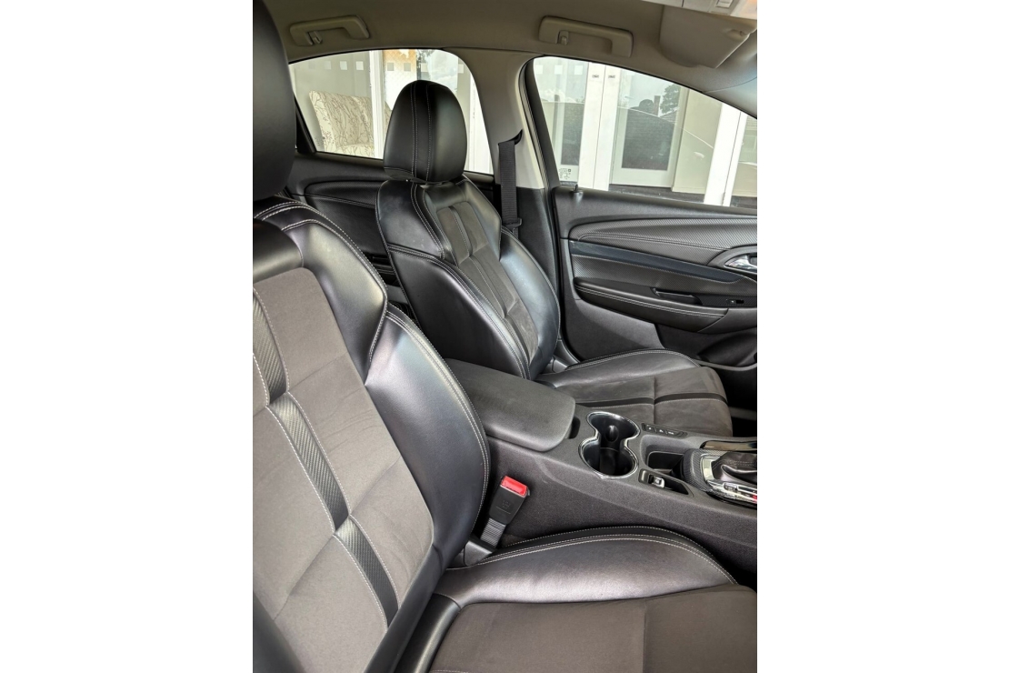 Ilikethat - Holden, Commodore VF SV6 LOWERED ON 20"S, 2015  - Auckland City, Auckland 