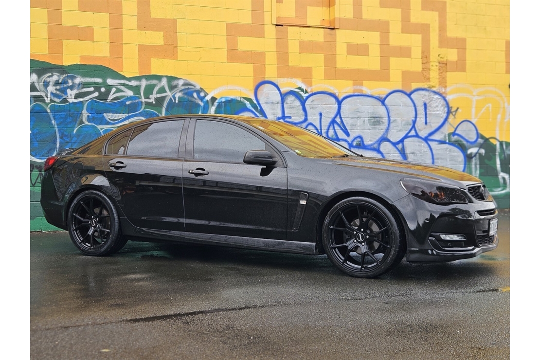 Ilikethat - Holden, Commodore VF2 SV6 LOWERED ON 20&quo..., 2016  - Auckland City, Auckland 