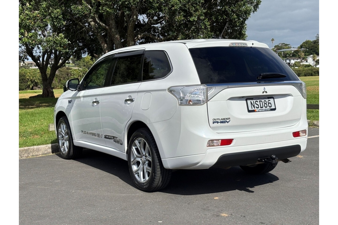 Ilikethat - Mitsubishi, Outlander PHEV, 2014 - Auckland City, Auckland 