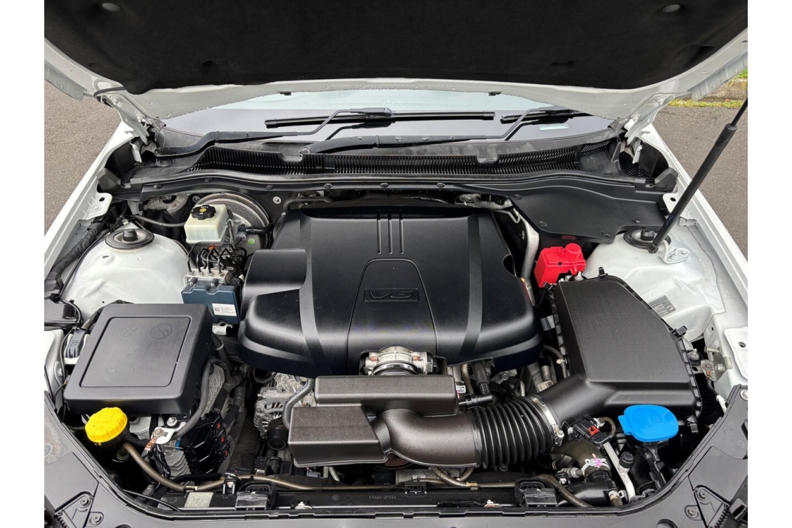 Ilikethat - Holden, Commodore VF SV6 LOWERED ON 20"S, 2014  - Auckland City, Auckland 