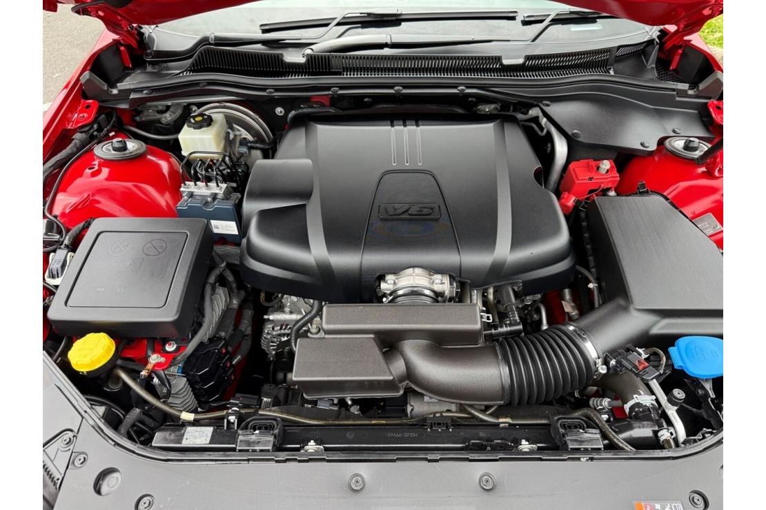 Ilikethat - Holden, Commodore VF SV6 LOWERED ON 20"S, 2015  - Auckland City, Auckland 