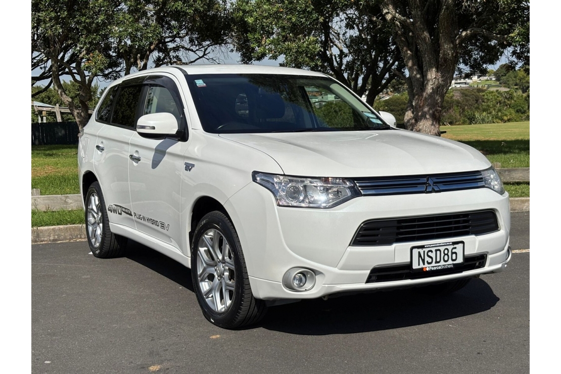 Ilikethat - Mitsubishi, Outlander PHEV, 2014  - Auckland City, Auckland 