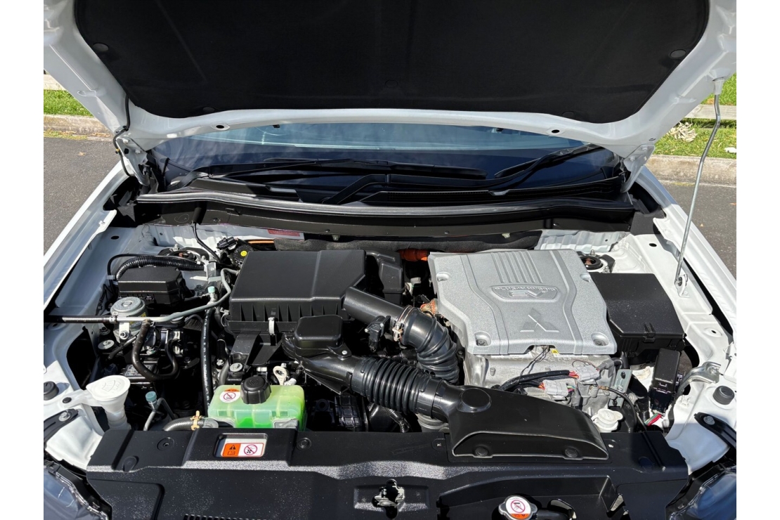 Ilikethat - Mitsubishi, Outlander PHEV, 2014  - Auckland City, Auckland 