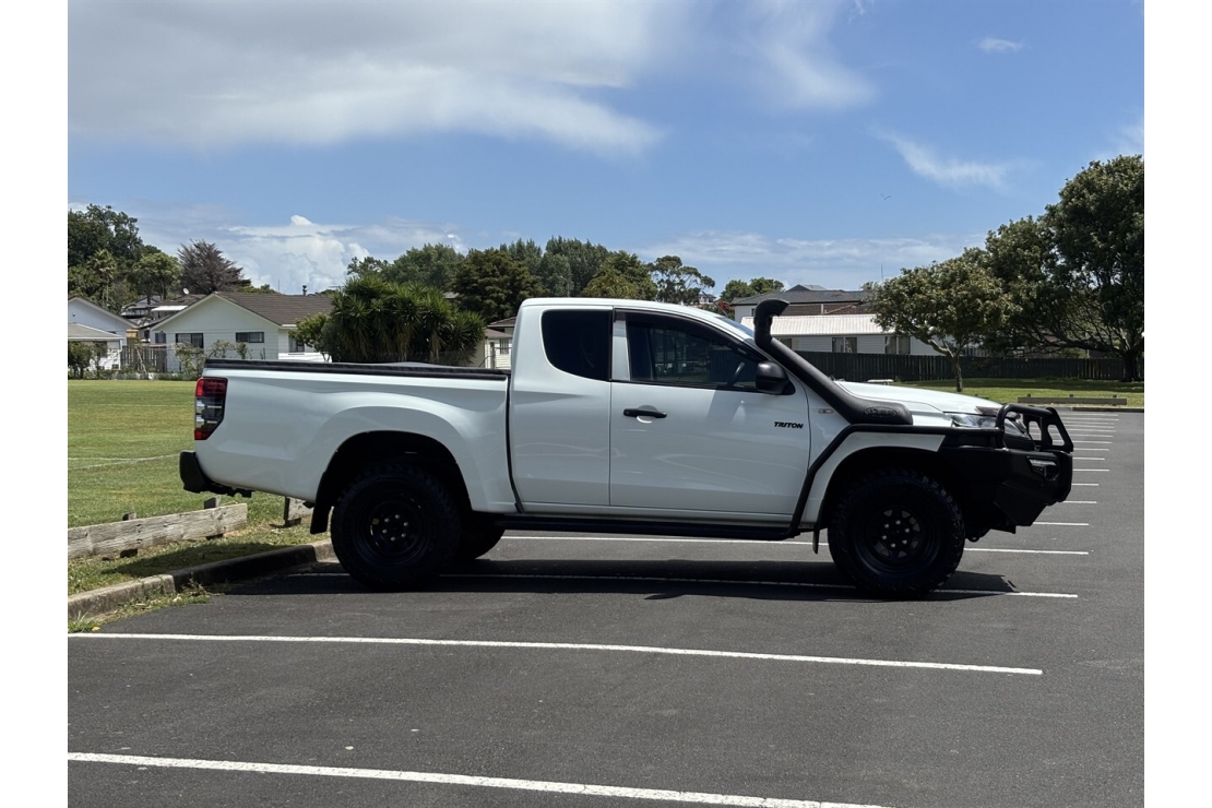 Ilikethat - Mitsubishi, Triton GLX 4X4 CC, 2020  - Auckland City, Auckland 