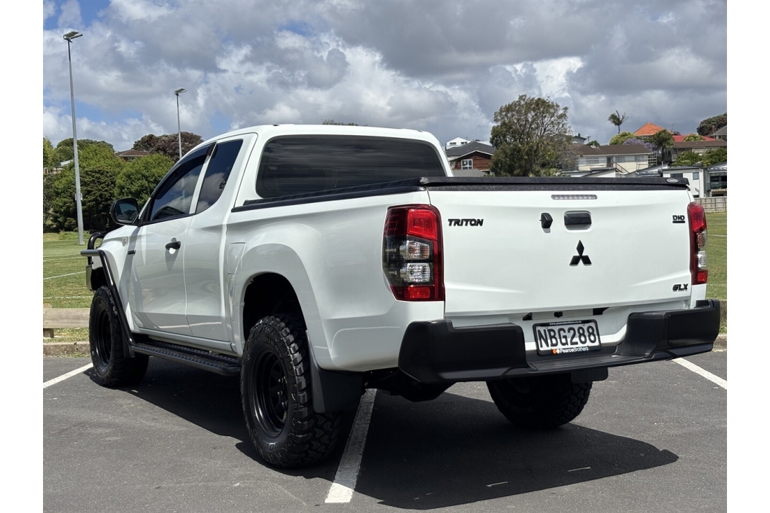 Mitsubishi, Triton GLX 4X4 CC, 2020