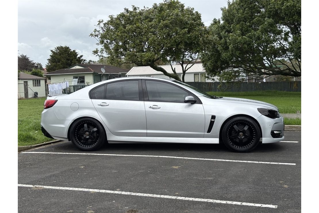 Ilikethat - Holden, Commodore VF2 SV6 LOWERED ON 20&quo..., 2015  - Auckland City, Auckland 
