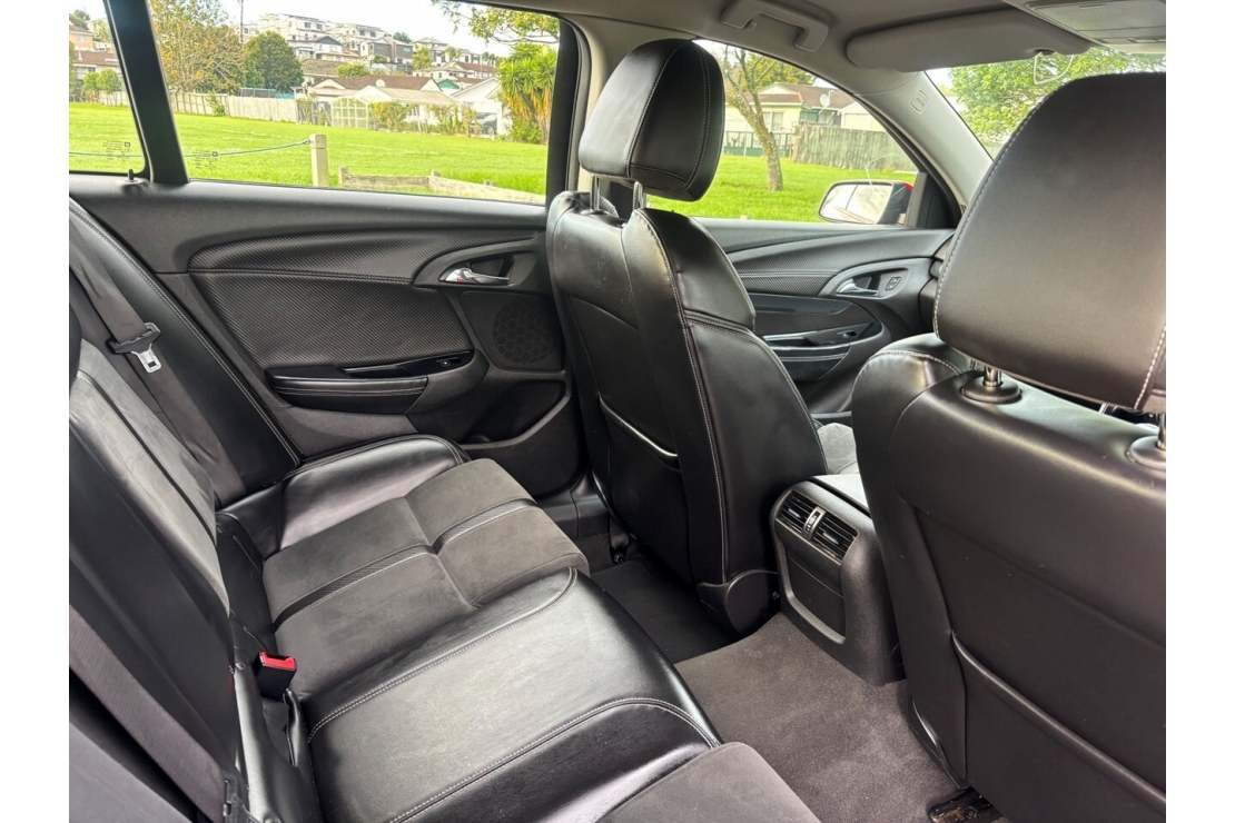 Ilikethat - Holden, Commodore VF2 SV6 SPORTSWAGON, 2016  - Auckland City, Auckland 
