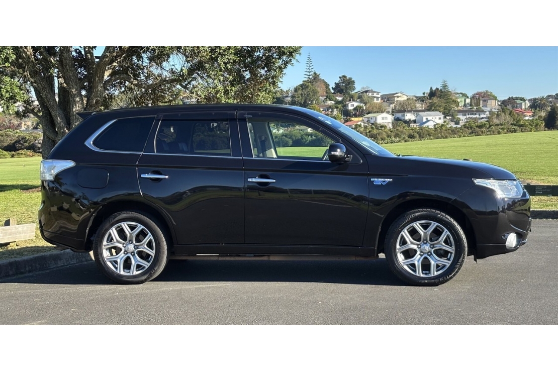 Ilikethat - Mitsubishi, Outlander PHEV 4WD !!, 2013  - Auckland City, Auckland 
