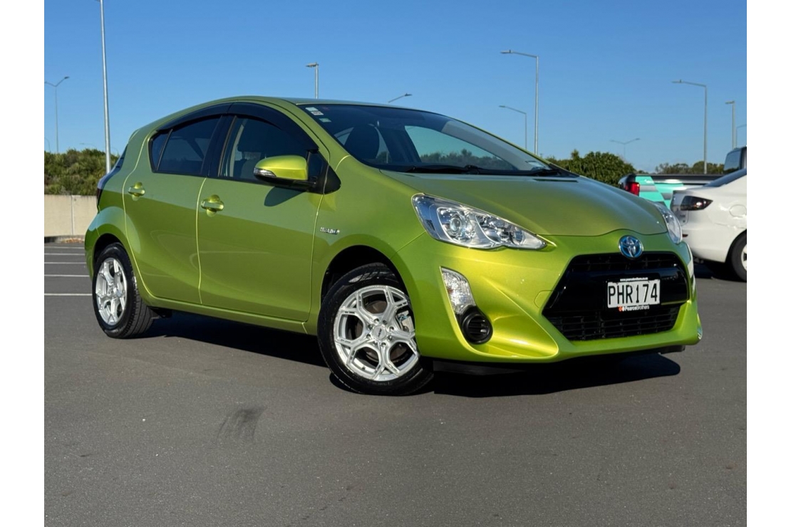 Ilikethat - Toyota, Aqua 1.5L Hybrid, 2015 - Auckland City, Auckland