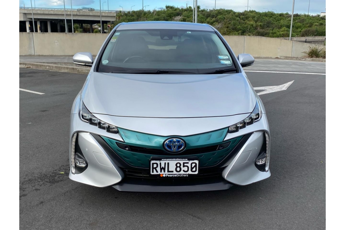 Ilikethat - Toyota , Prius PHV, 2017