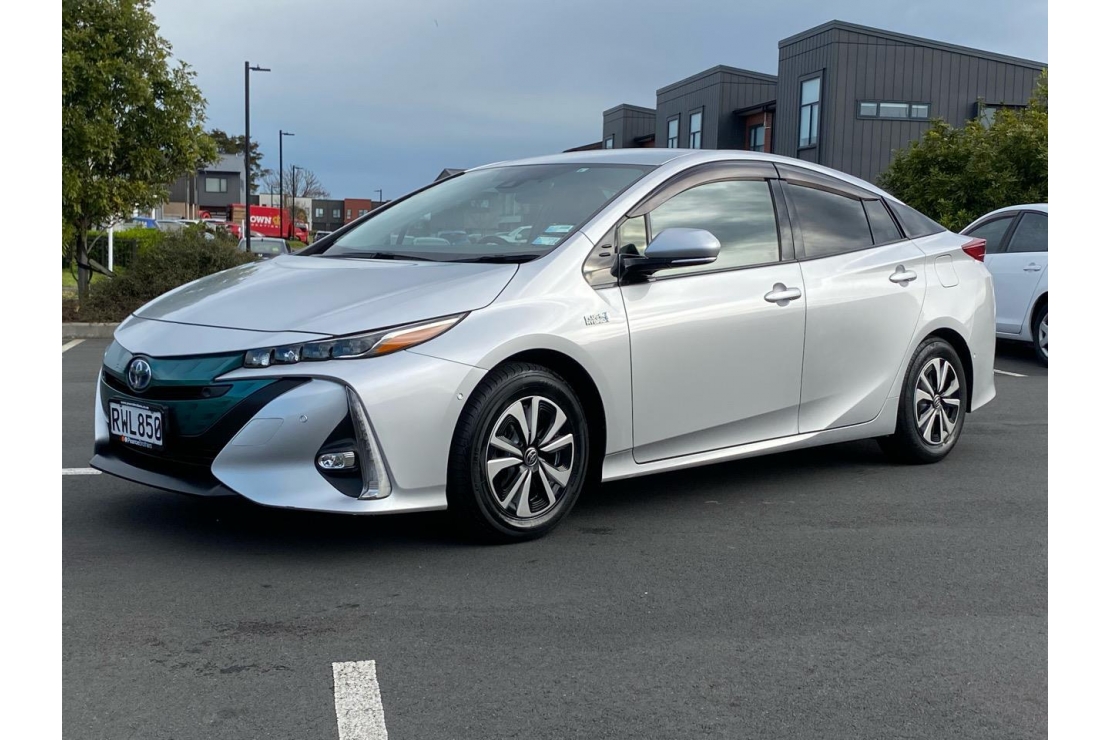Ilikethat - Toyota , Prius PHV, 2017