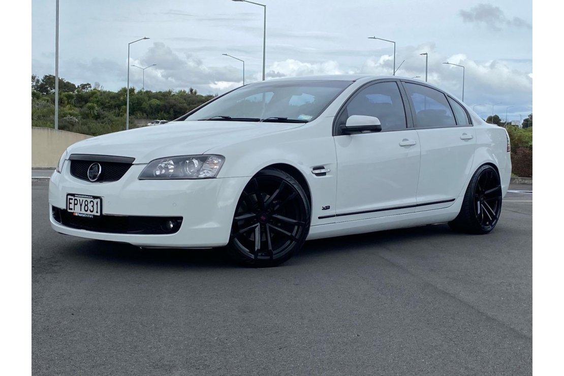 Ilikethat - Holden, Commodore Calais-V V8  470hp, 2008 - Auckland City, Auckland