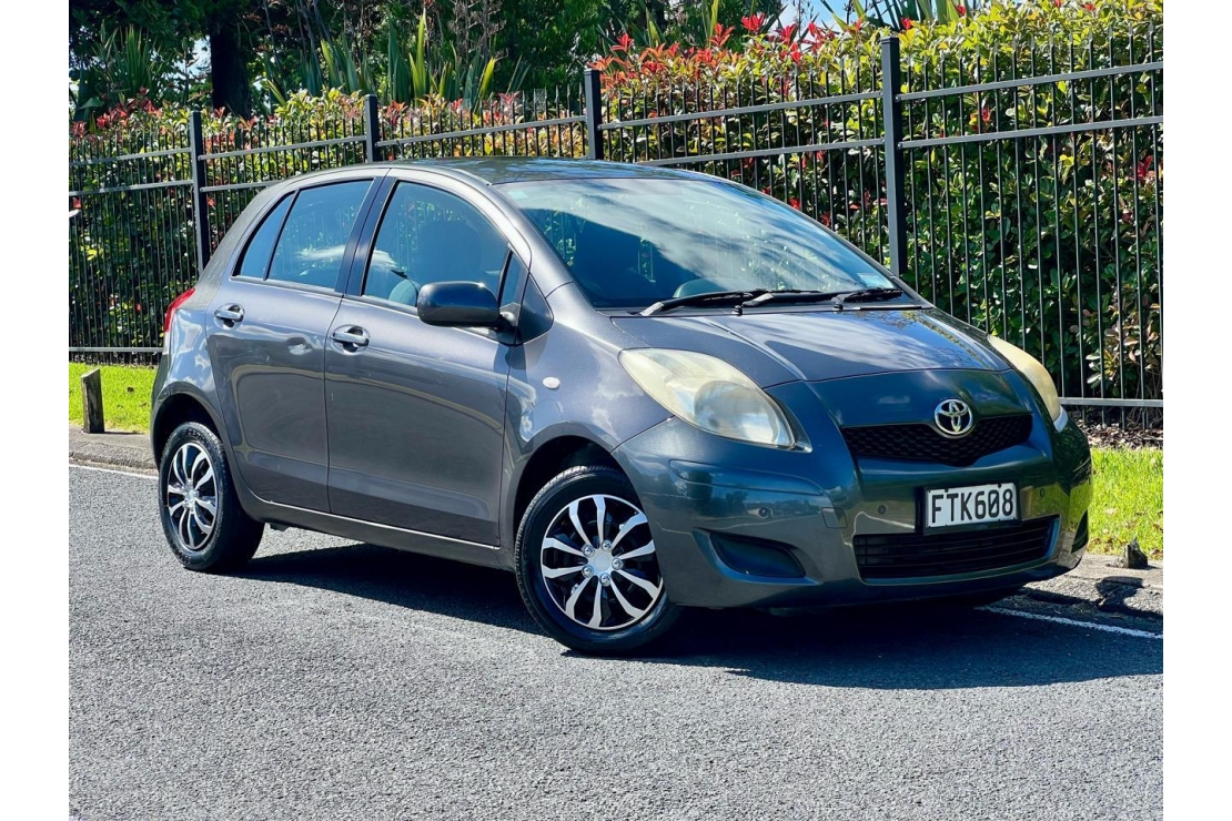 Ilikethat - Toyota, Yaris 1.3P, NZ NEW, MANUAL, GAS..., 2011  - Auckland City, Auckland 