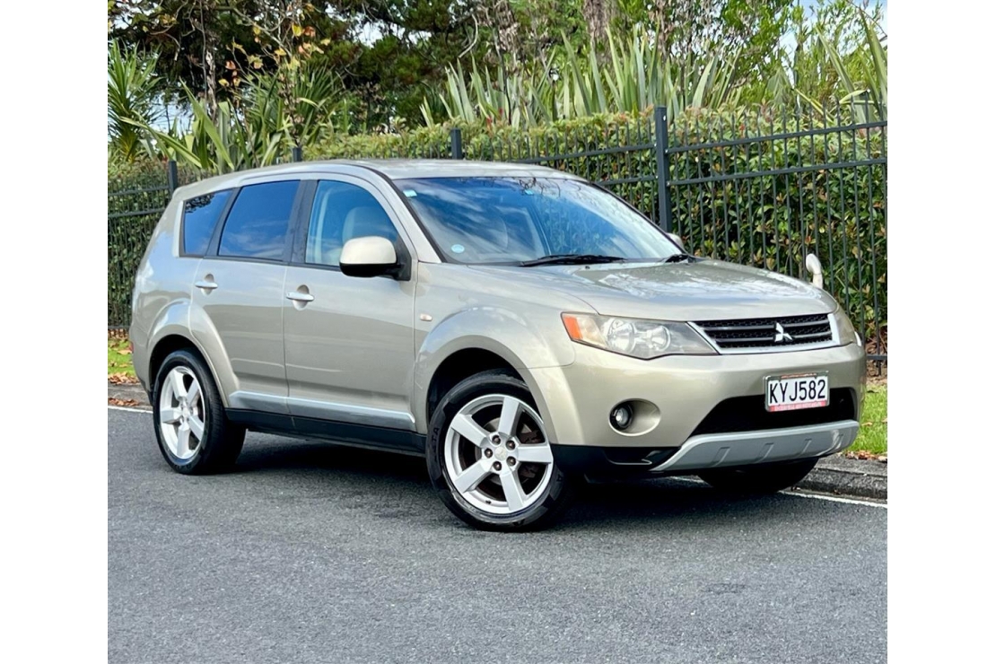 Ilikethat - Mitsubishi, Outlander 4WD, REVERSE CAM, 7 SEATE..., 2007  - Auckland City, Auckland 