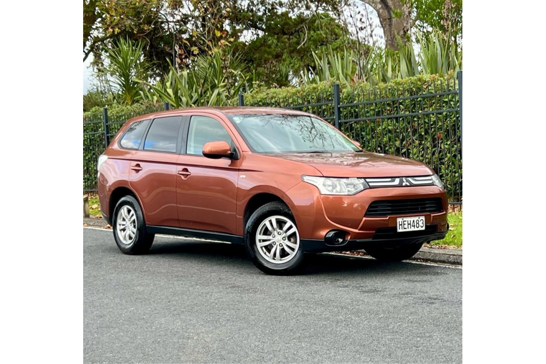 Ilikethat - Mitsubishi, Outlander 2.0P 2WD, NZ NEW, BLUETOO..., 2013  - Auckland City, Auckland 