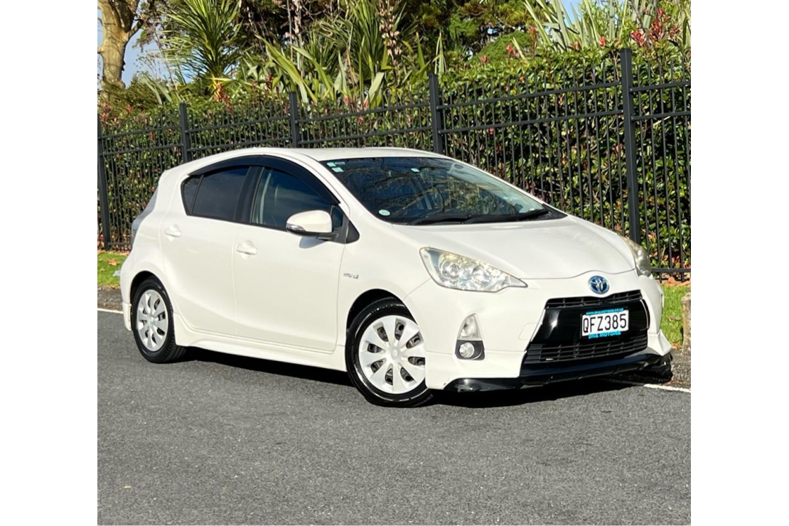 Ilikethat - Toyota, Aqua HYBRID, NEW SHAPE, GAS SA..., 2013 - Auckland City, Auckland 