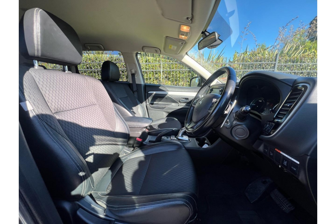 Ilikethat - Mitsubishi, Outlander 2.0PHEV, 4WD,  GAS SAVER, BLUETOOTH, RELIABLE..., 2013 - Auckland City, Auckland
