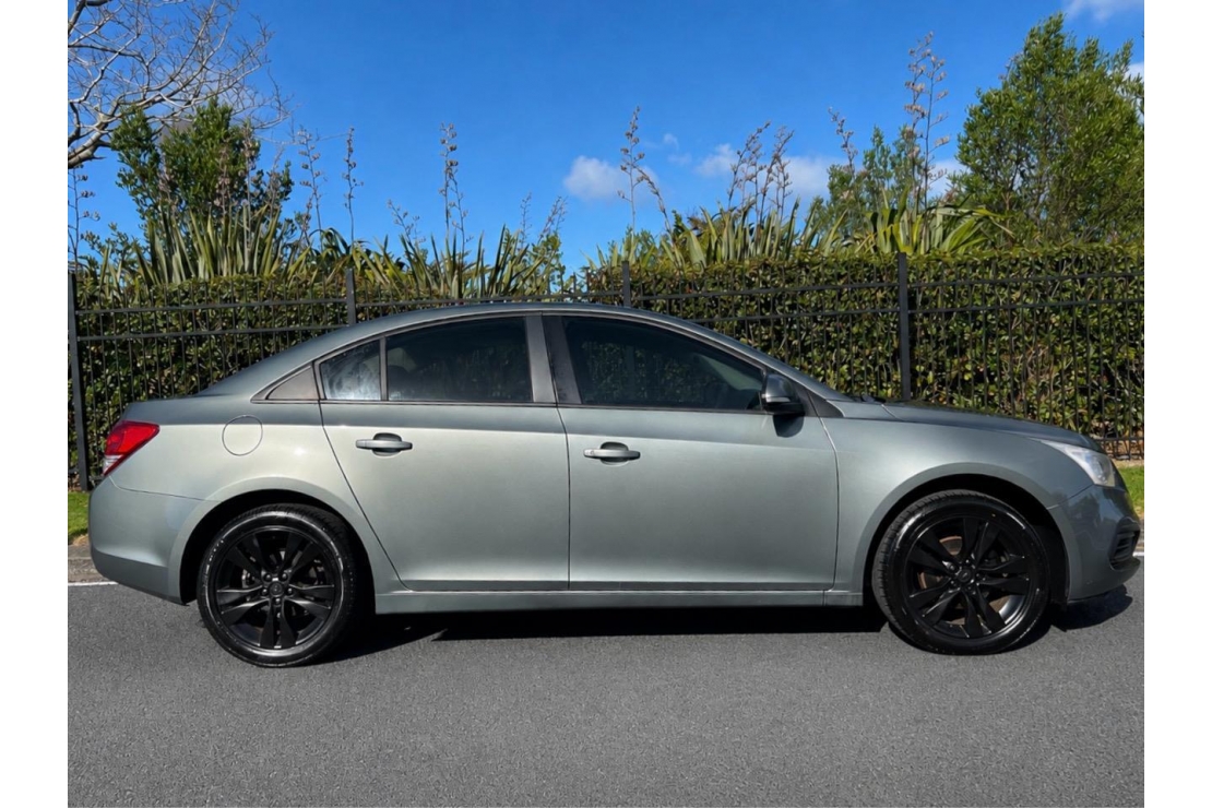 Ilikethat - Holden, Cruze EQUIPE 1.8P, NZ NEW, LOW KMS, VERY TIDY!!!, 2015 - Auckland City, Auckland