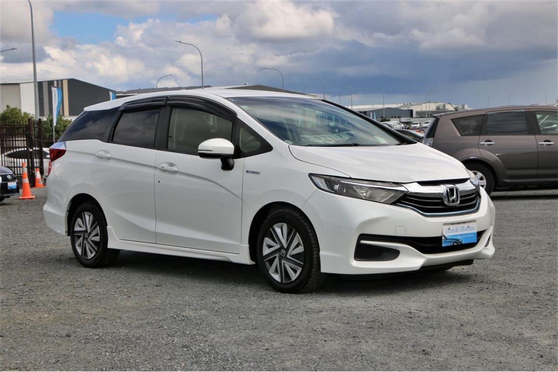 Ilikethat - Honda, Shuttle Hybrid.Rear camera.Button..., 2017  - Auckland City, Auckland 