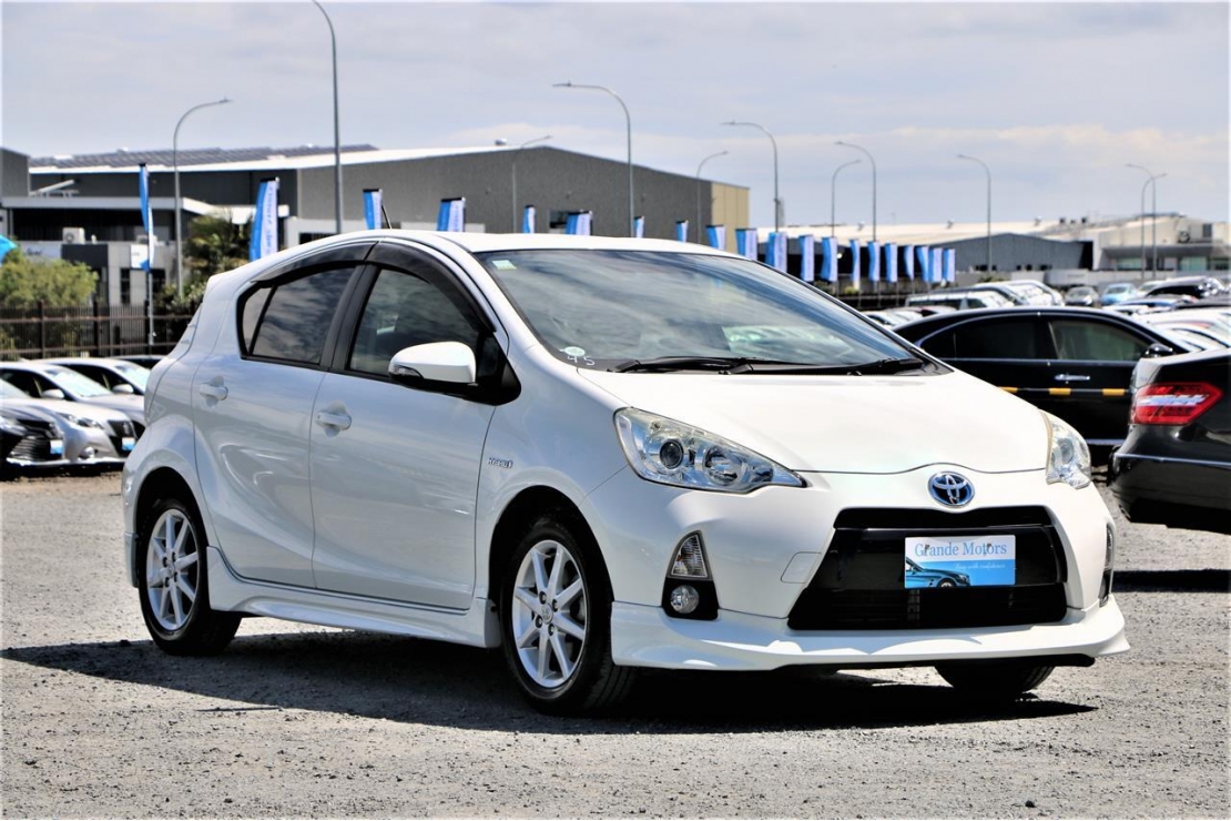 Ilikethat - Toyota, Aqua Leather.Push Start. Bodyk..., 2013  - Auckland City, Auckland 