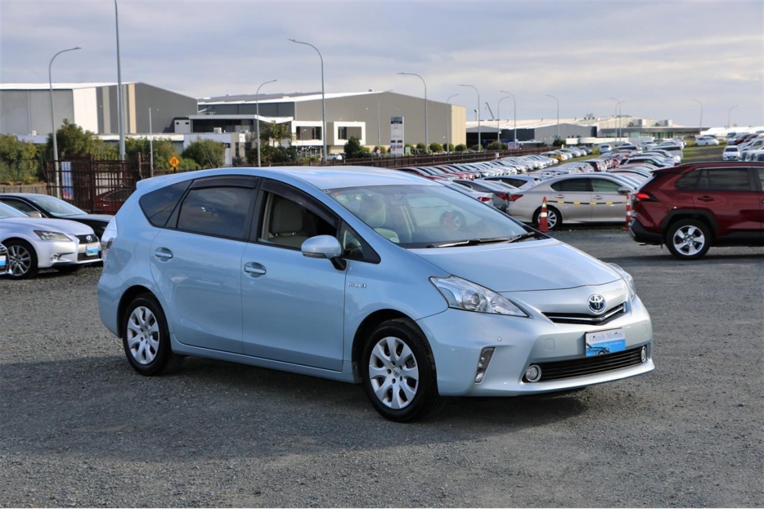 Ilikethat - Toyota, Prius Alpha S.Rear camera.Parki..., 2013 - Auckland City, Auckland