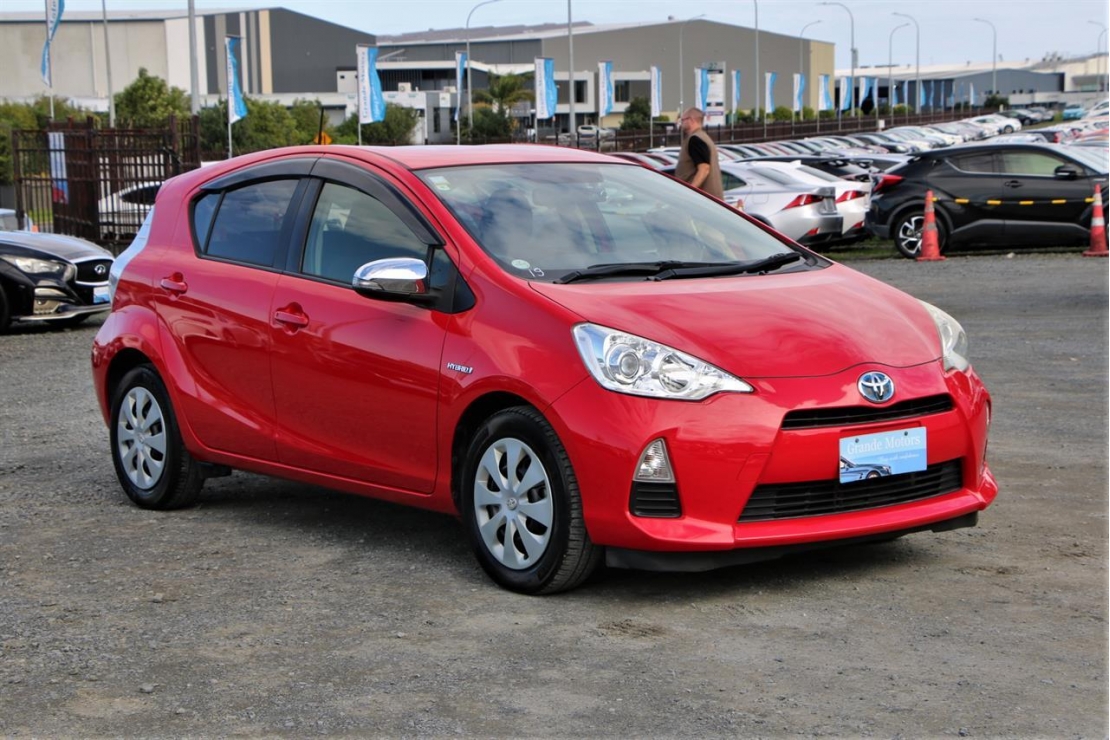 Ilikethat - Toyota, Aqua G spec.LOW KM.Button star..., 2013  - Auckland City, Auckland 