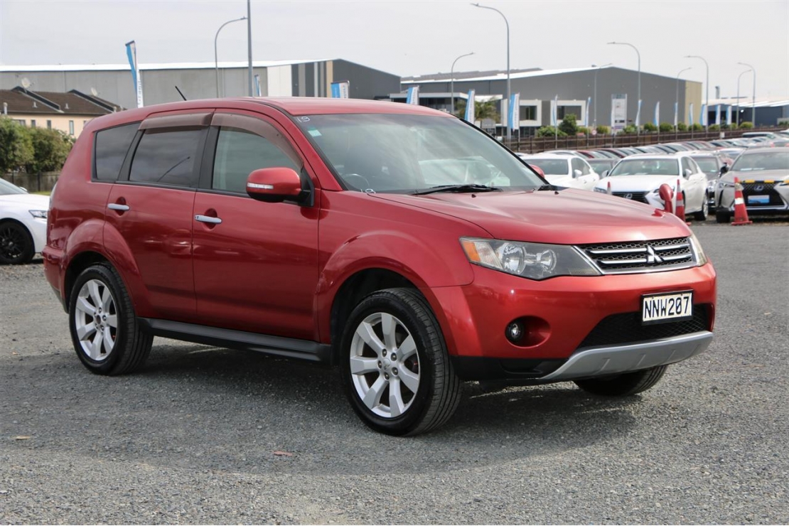 Ilikethat - Mitsubishi, Outlander G.7 seater.NZ new audio.R..., 2009  - Auckland City, Auckland