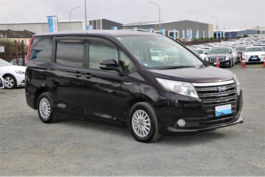 Ilikethat - Toyota, Noah G.Hybrid.7 seats.Rear cam..., 2014  - Auckland City, Auckland 