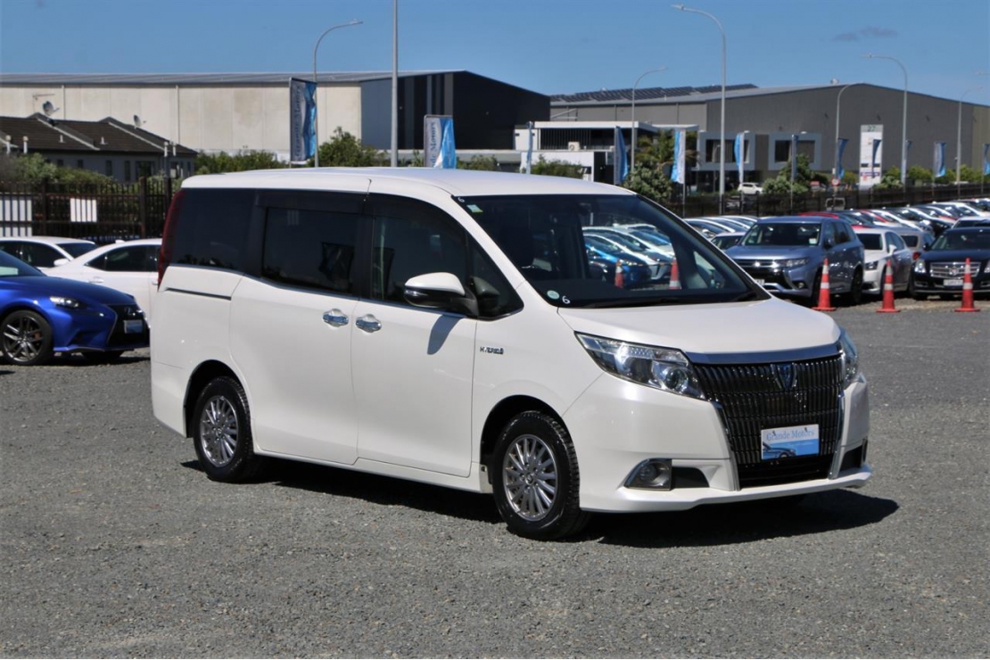 Ilikethat - Toyota, ESQUIRE G.Hybrid.Full leather.7 s..., 2015  - Auckland City, Auckland 