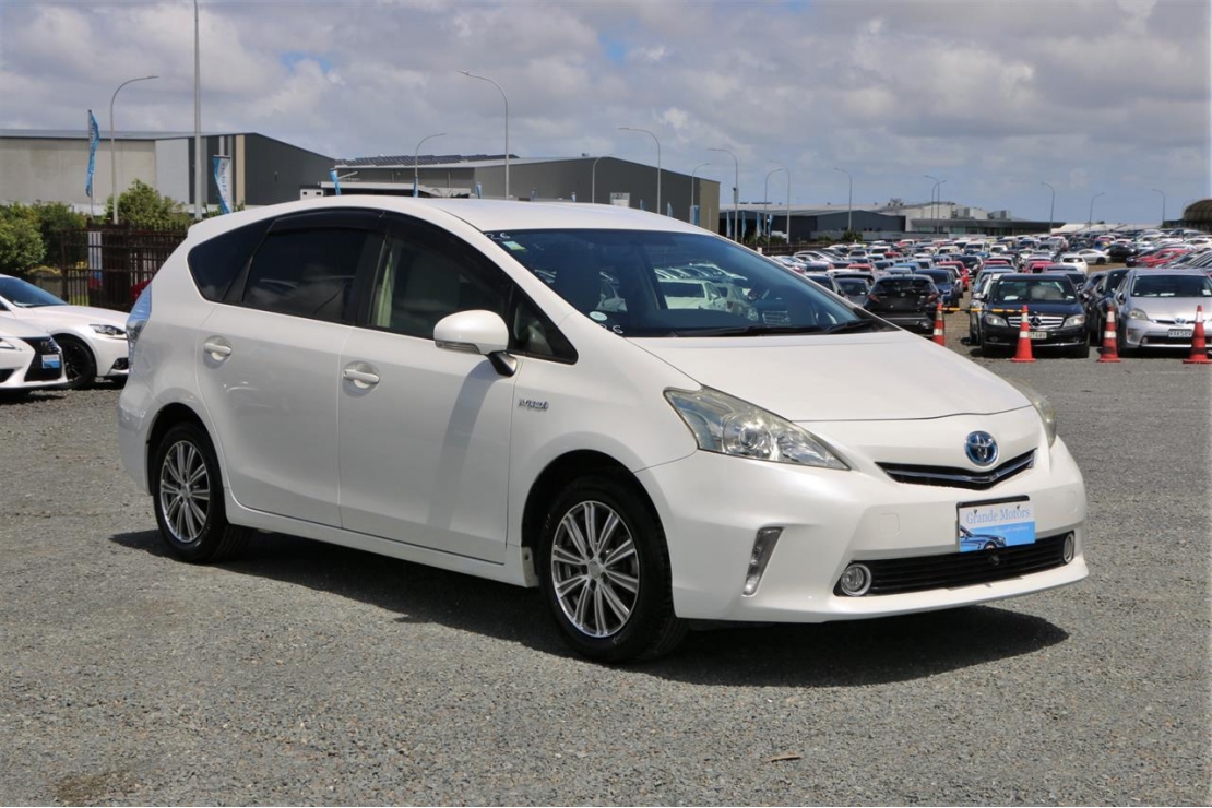 Ilikethat - Toyota, Prius Alpha S.Rear camera.8 Air..., 2014  - Auckland City, Auckland 