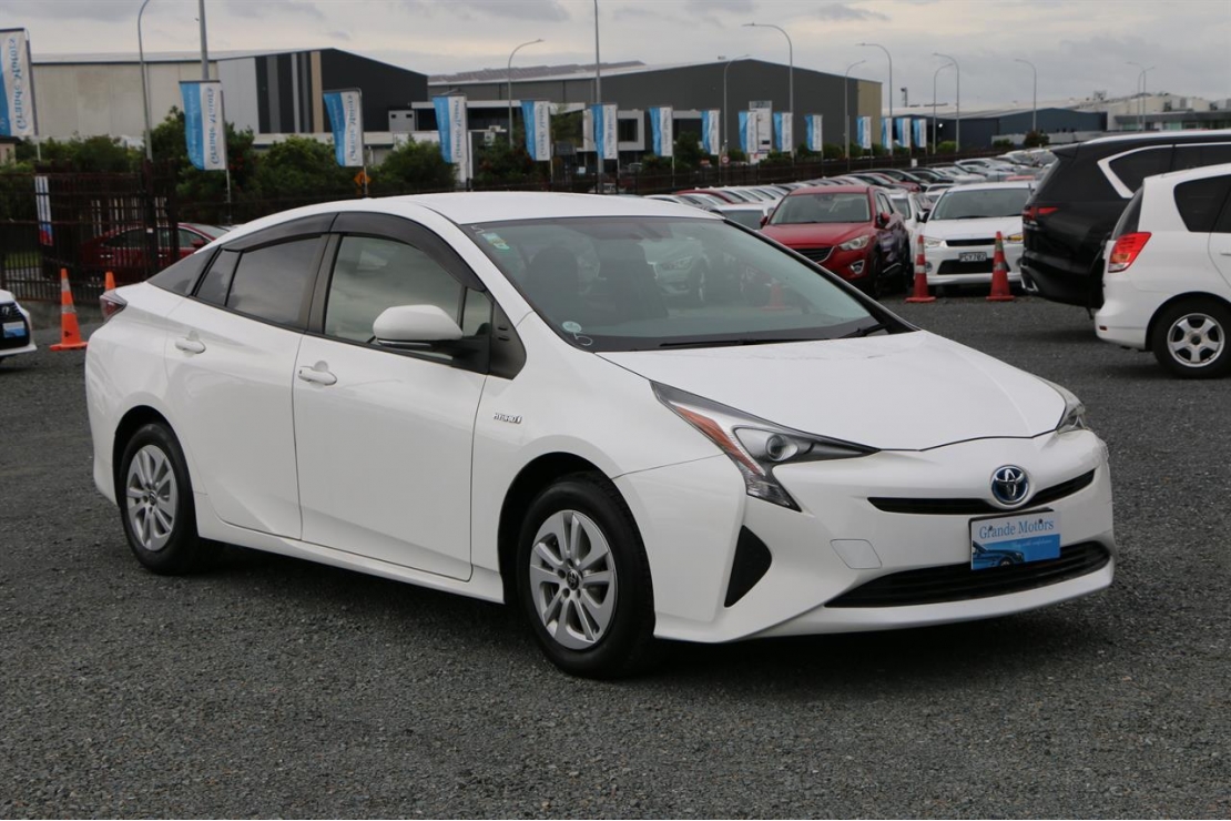 Ilikethat - Toyota, Prius Alarm.8 SRS Airbags., 2017  - Auckland City, Auckland 
