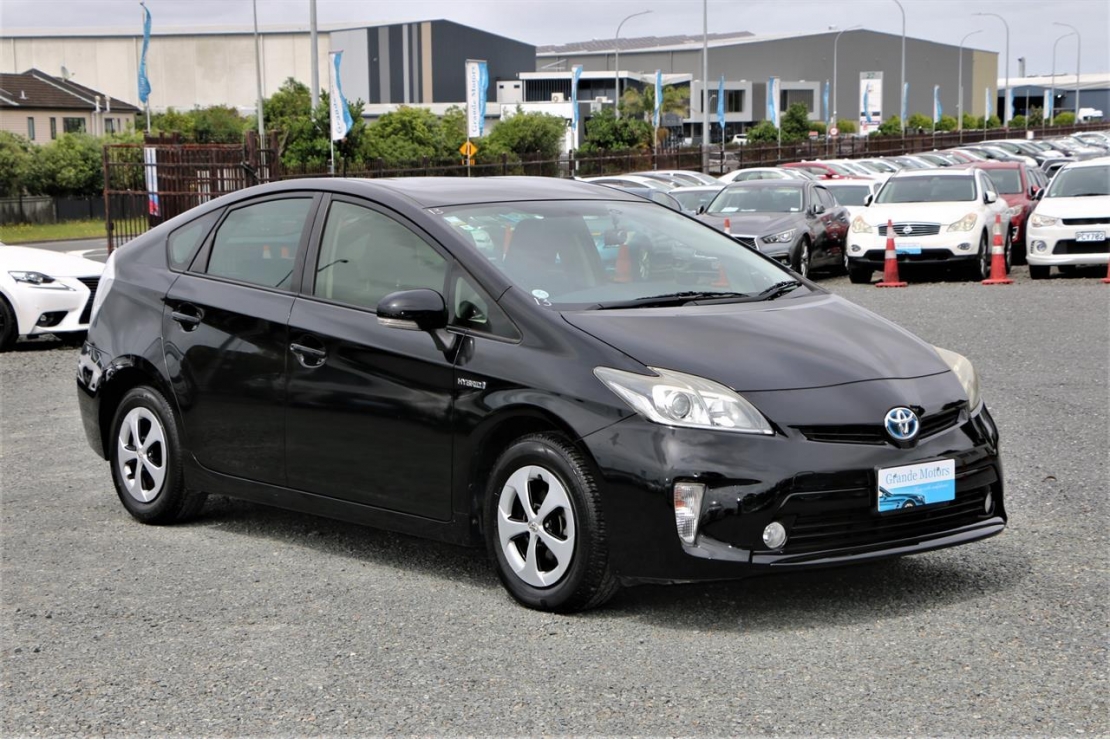 Ilikethat - Toyota, Prius 8 SRS Airbags.Engine butt..., 2014  - Auckland City, Auckland 
