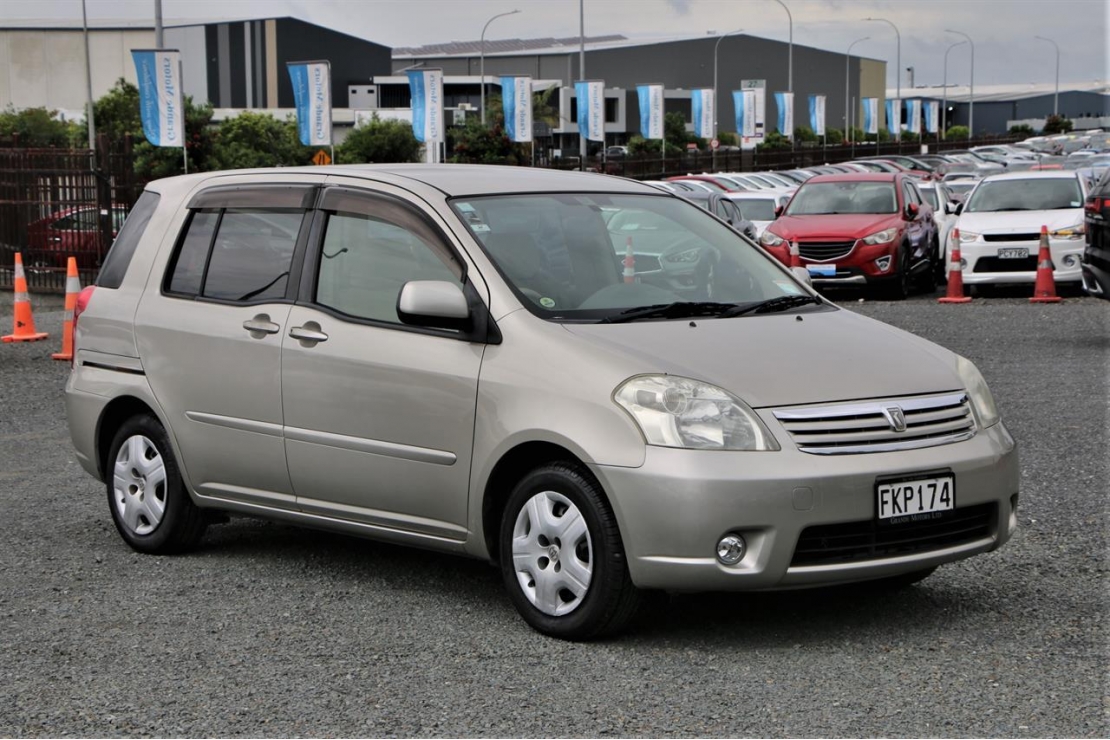 Ilikethat - Toyota, Raum SRS Airbags., 2003  - Auckland City, Auckland 