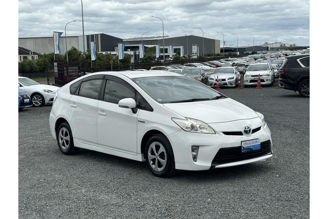 Ilikethat - Toyota, Prius 8 SRS Airbags., 2014  - Auckland City, Auckland 