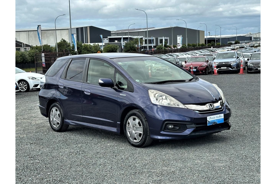 Ilikethat - Honda, Fit Shuttle.Hybrid.Rear camer..., 2014  - Auckland City, Auckland 