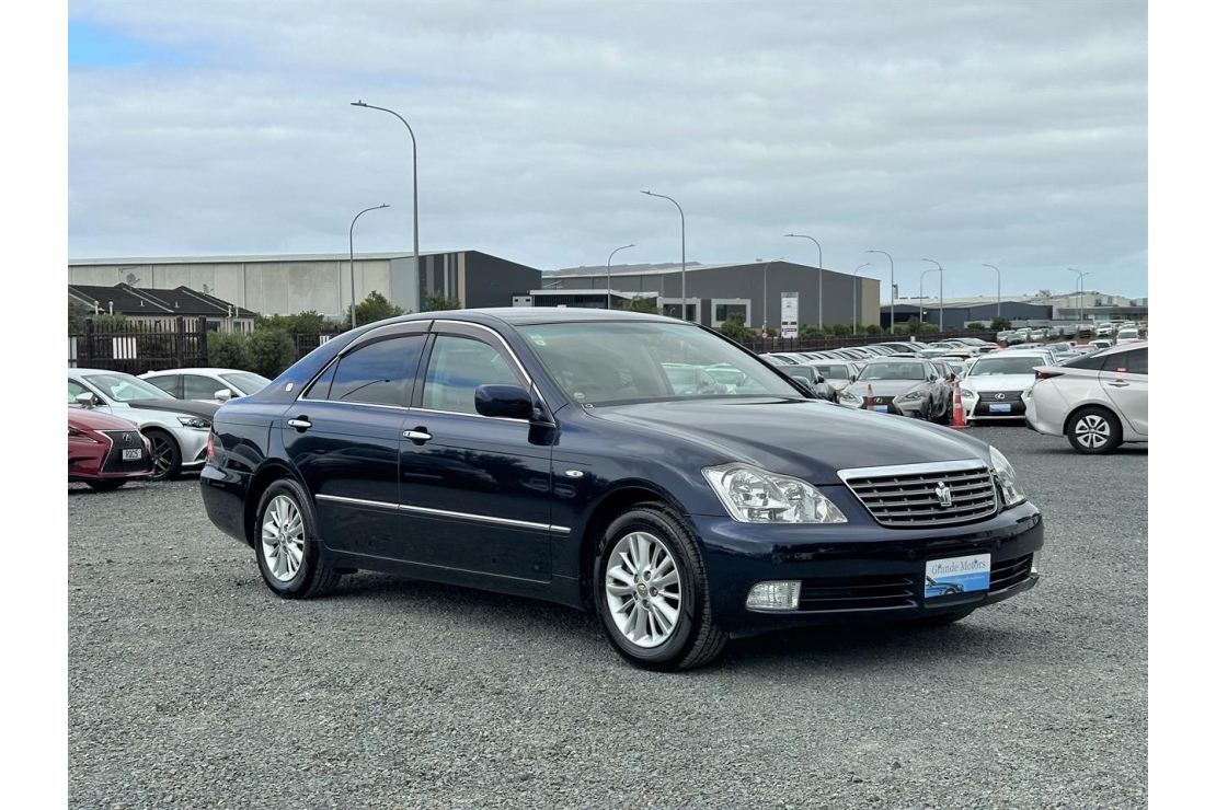 Ilikethat - Toyota, Crown Royal Saloon.LOW KM.Cruis..., 2005 - Auckland City, Auckland 