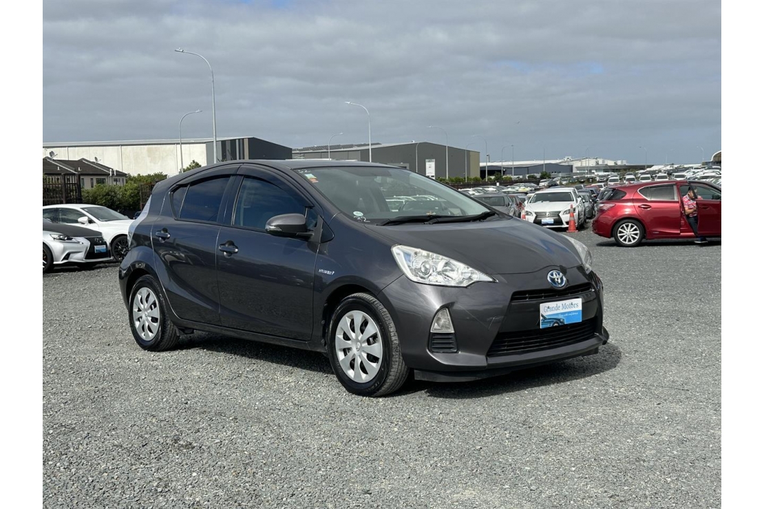 Ilikethat - Toyota, Aqua Rear camera.Button start., 2013 - Auckland City, Auckland 