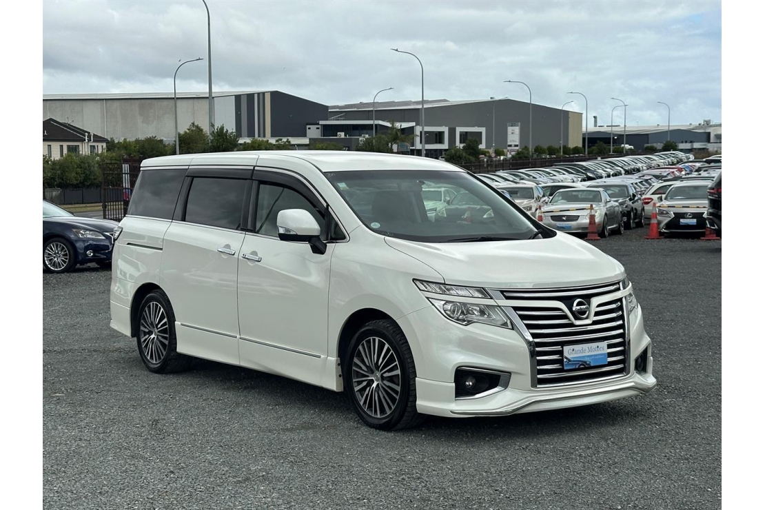 Ilikethat - Nissan, Elgrand Highway star.Cruise contr..., 2014  - Auckland City, Auckland 
