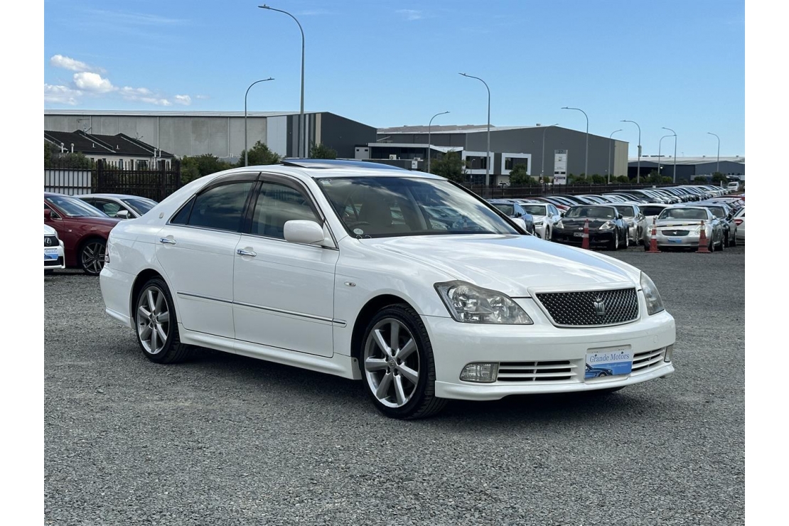Ilikethat - Toyota, Crown Athlete.Sunroof.Cruise co..., 2004  - Auckland City, Auckland 
