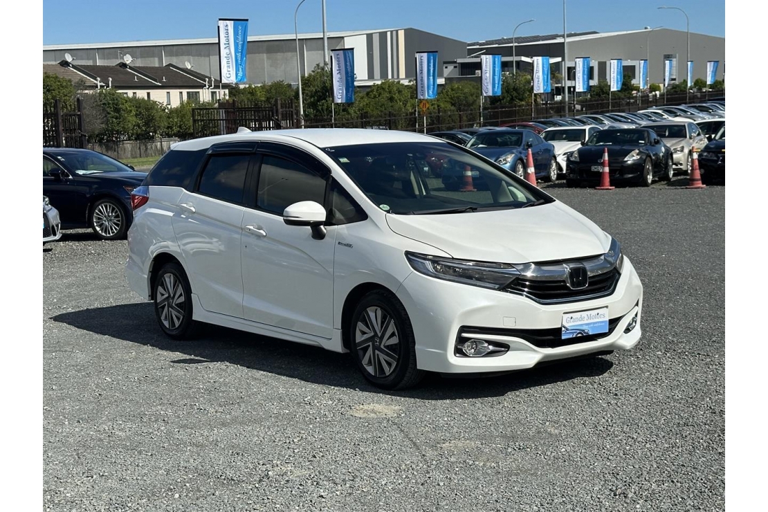 Ilikethat - Honda, Shuttle Hybrid.Safery radar.Lane ..., 2017  - Auckland City, Auckland 