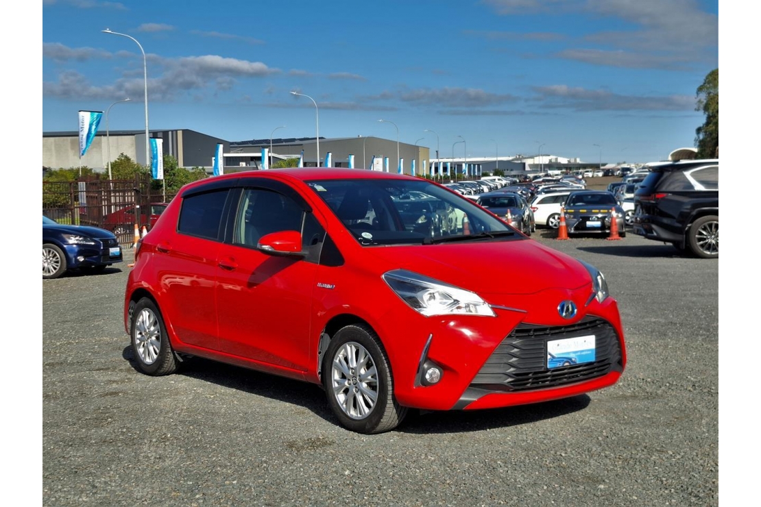 Ilikethat - Toyota, Vitz Hybrid.Safety radar.Lane ..., 2017  - Auckland City, Auckland 