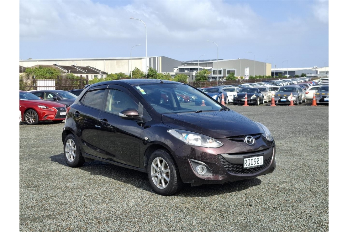 Ilikethat - Mazda, Demio Skyactiv.i-Stop.New tires., 2014  - Auckland City, Auckland 